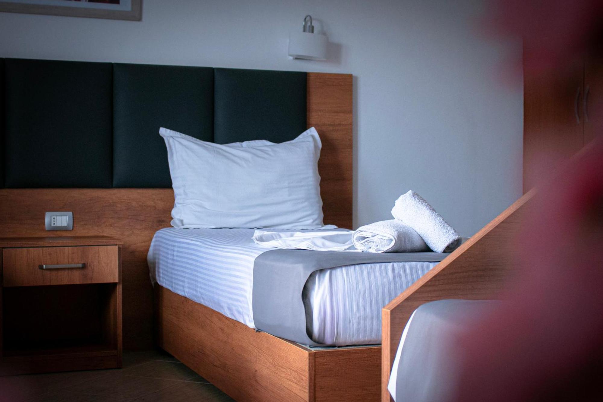 Hotel Fron Sarande Luaran gambar