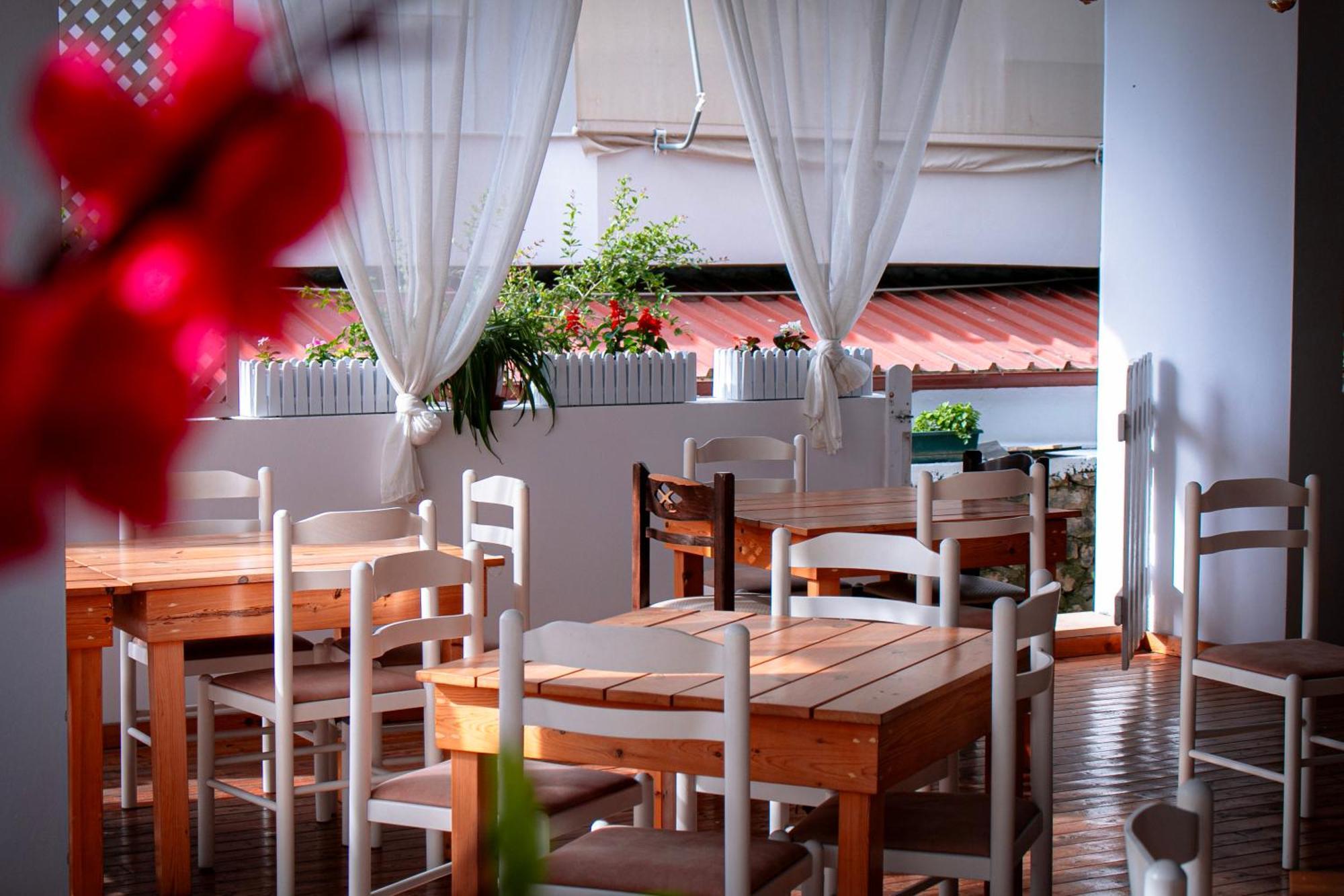 Hotel Fron Sarande Luaran gambar