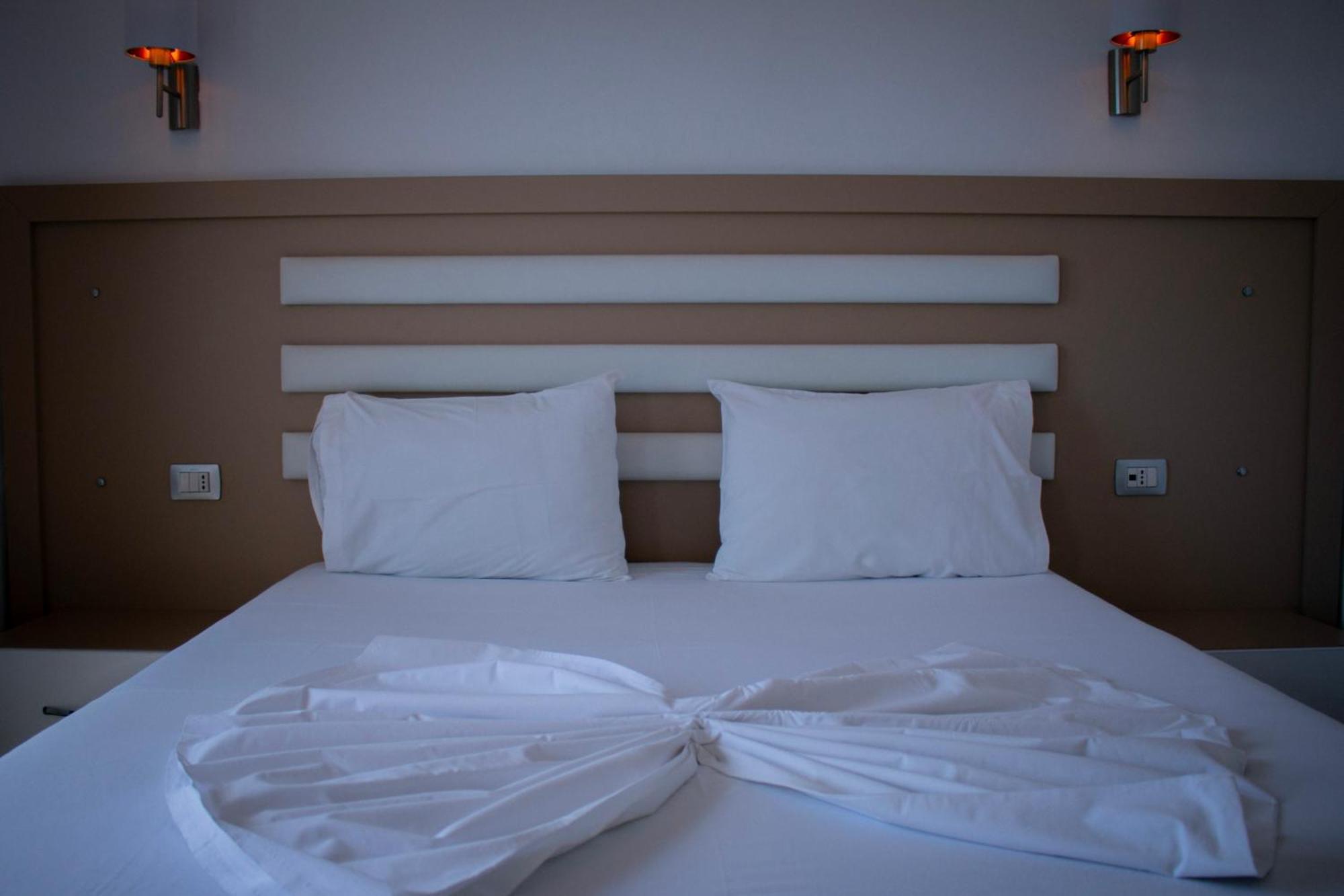 Hotel Fron Sarande Luaran gambar