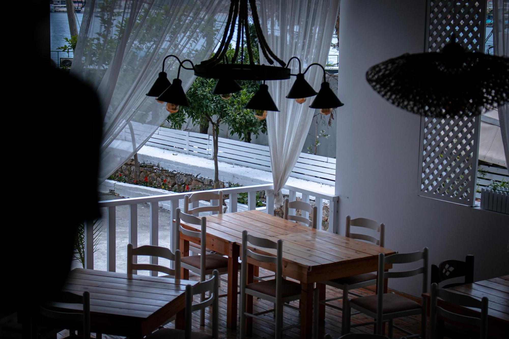 Hotel Fron Sarande Luaran gambar