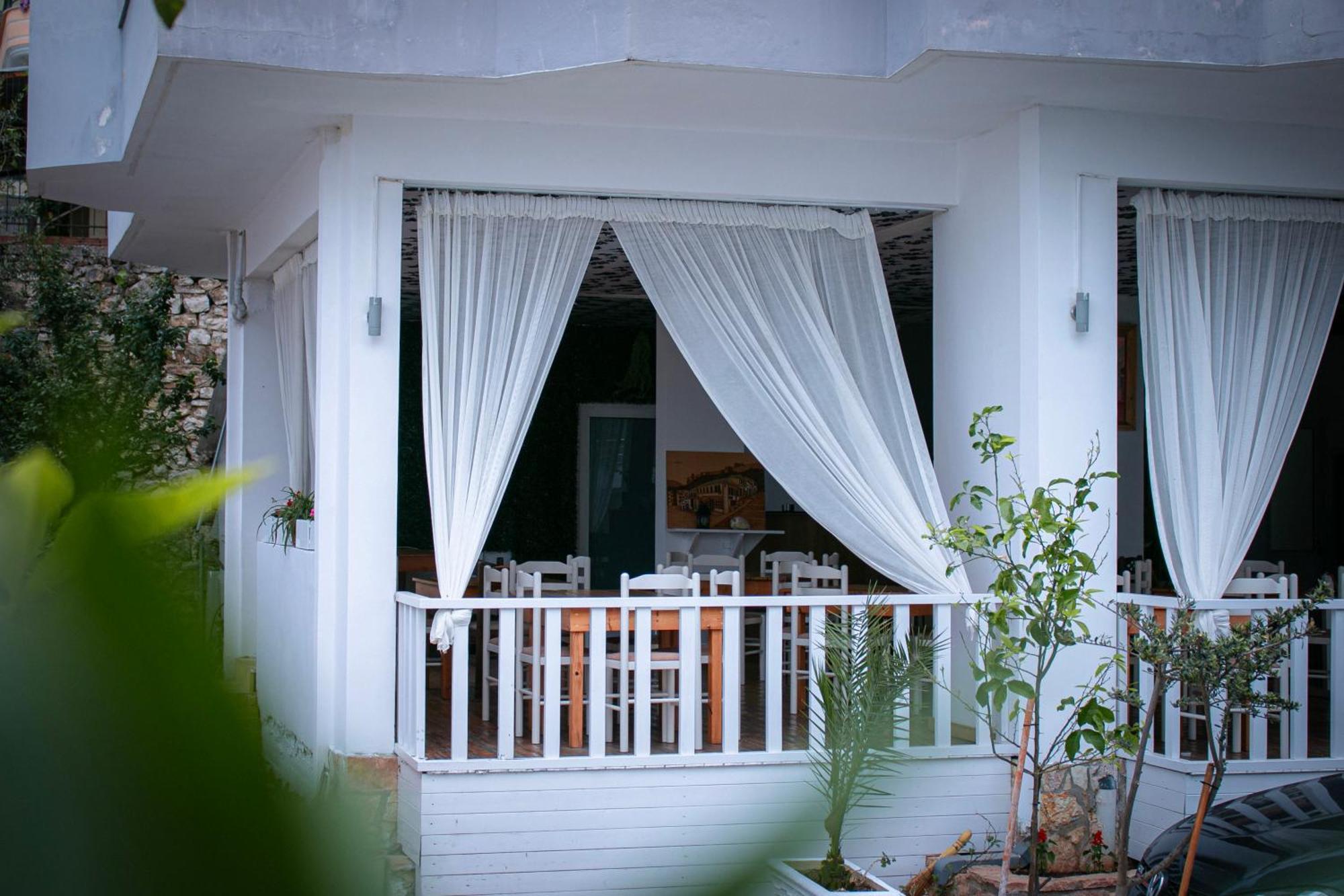 Hotel Fron Sarande Luaran gambar