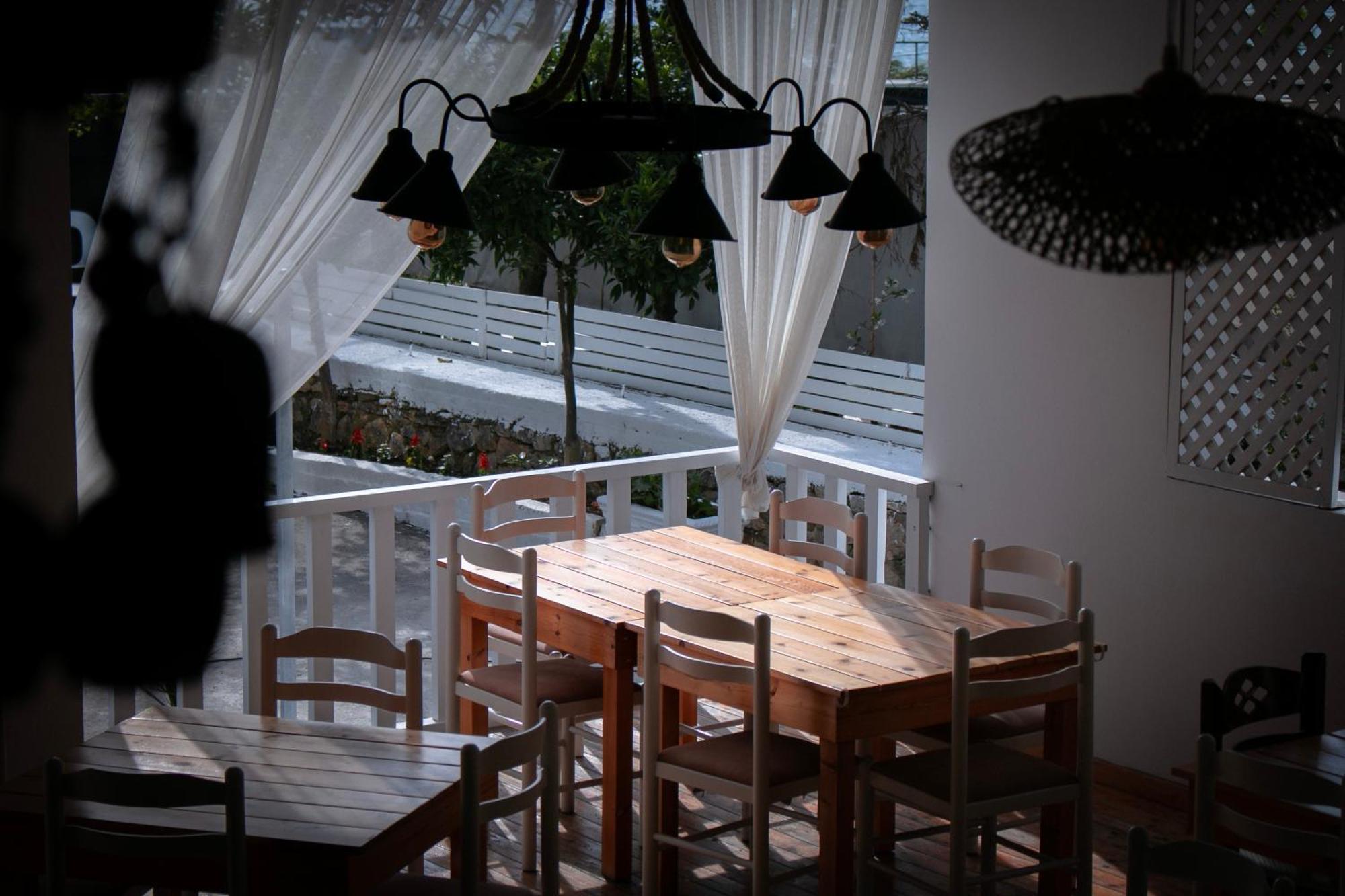Hotel Fron Sarande Luaran gambar